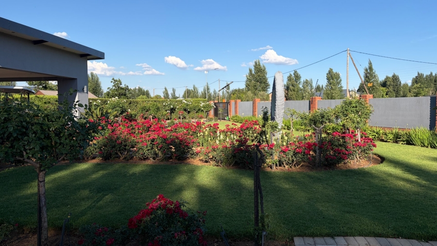 4 Bedroom Property for Sale in Grimbeeck Park North West